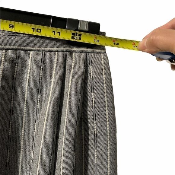 Jaeger High Waisted Wool Blend Skirt - Picture 9 of 9